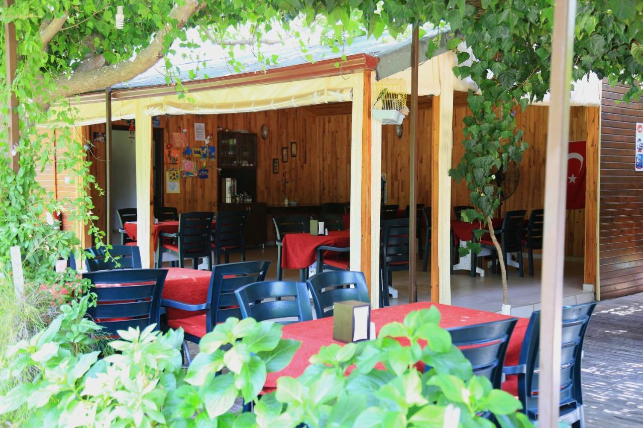 Tunays Pansiyon Bed & Breakfast Çıralı Exterior foto
