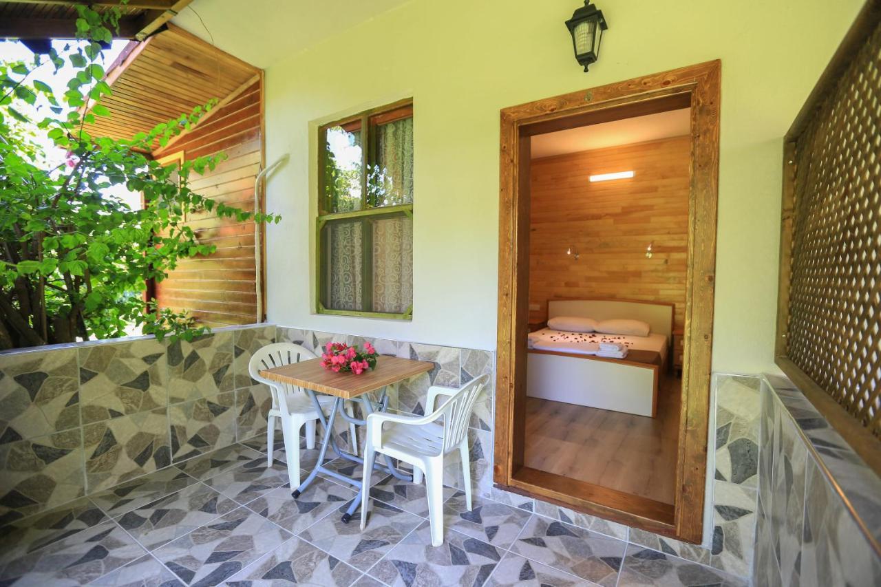 Tunays Pansiyon Bed & Breakfast Çıralı Exterior foto