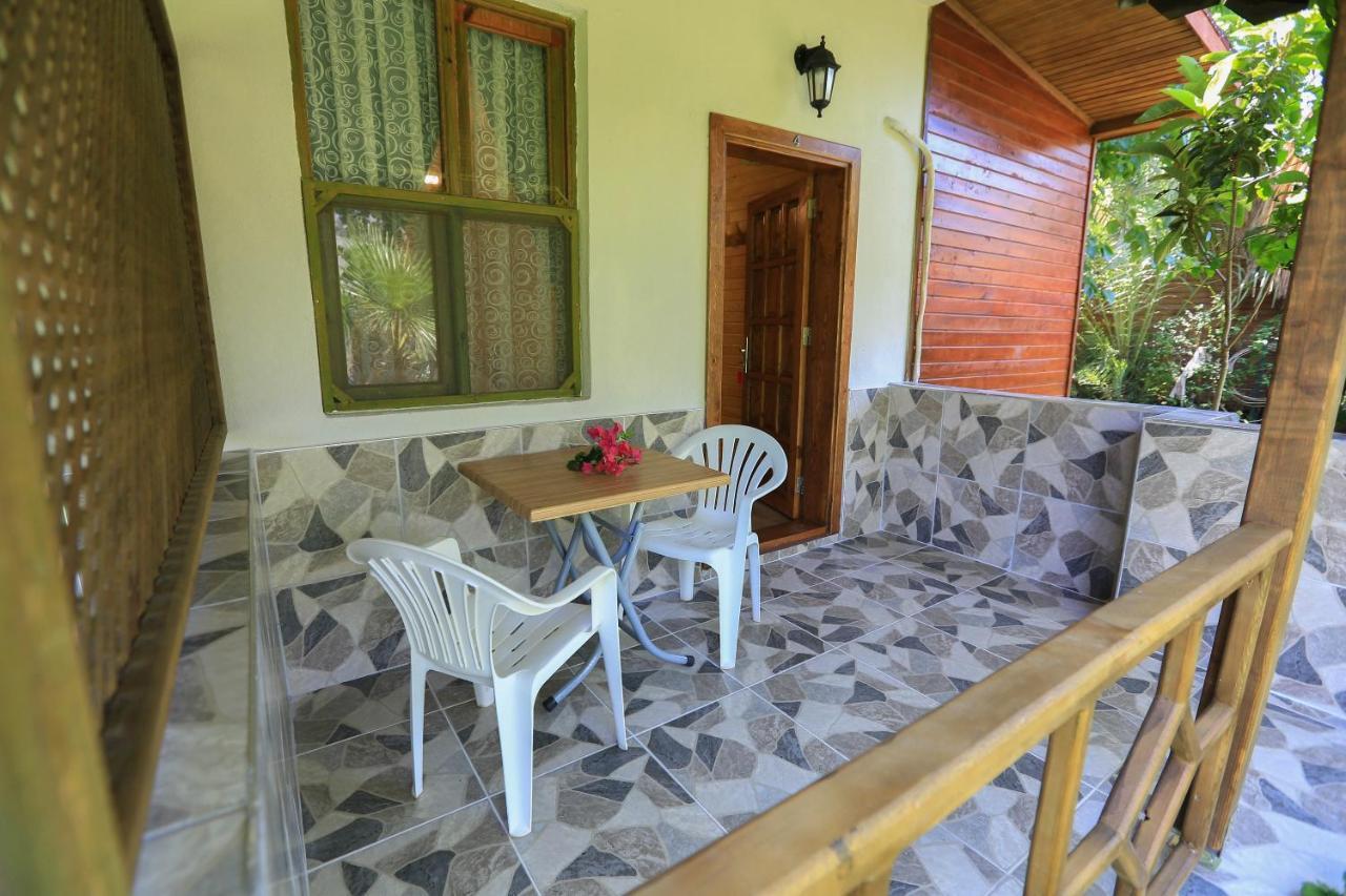 Tunays Pansiyon Bed & Breakfast Çıralı Exterior foto
