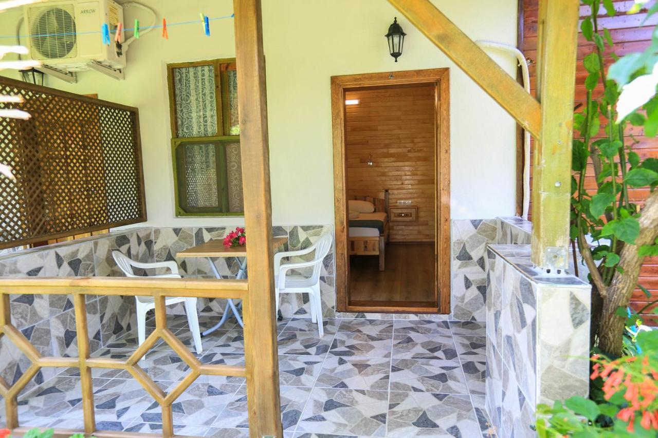 Tunays Pansiyon Bed & Breakfast Çıralı Exterior foto