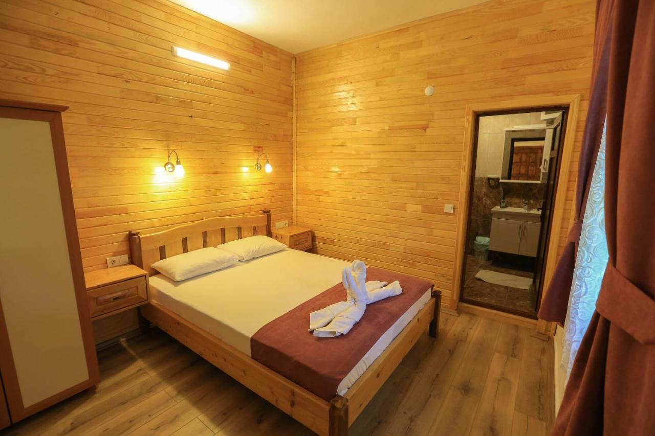 Tunays Pansiyon Bed & Breakfast Çıralı Exterior foto