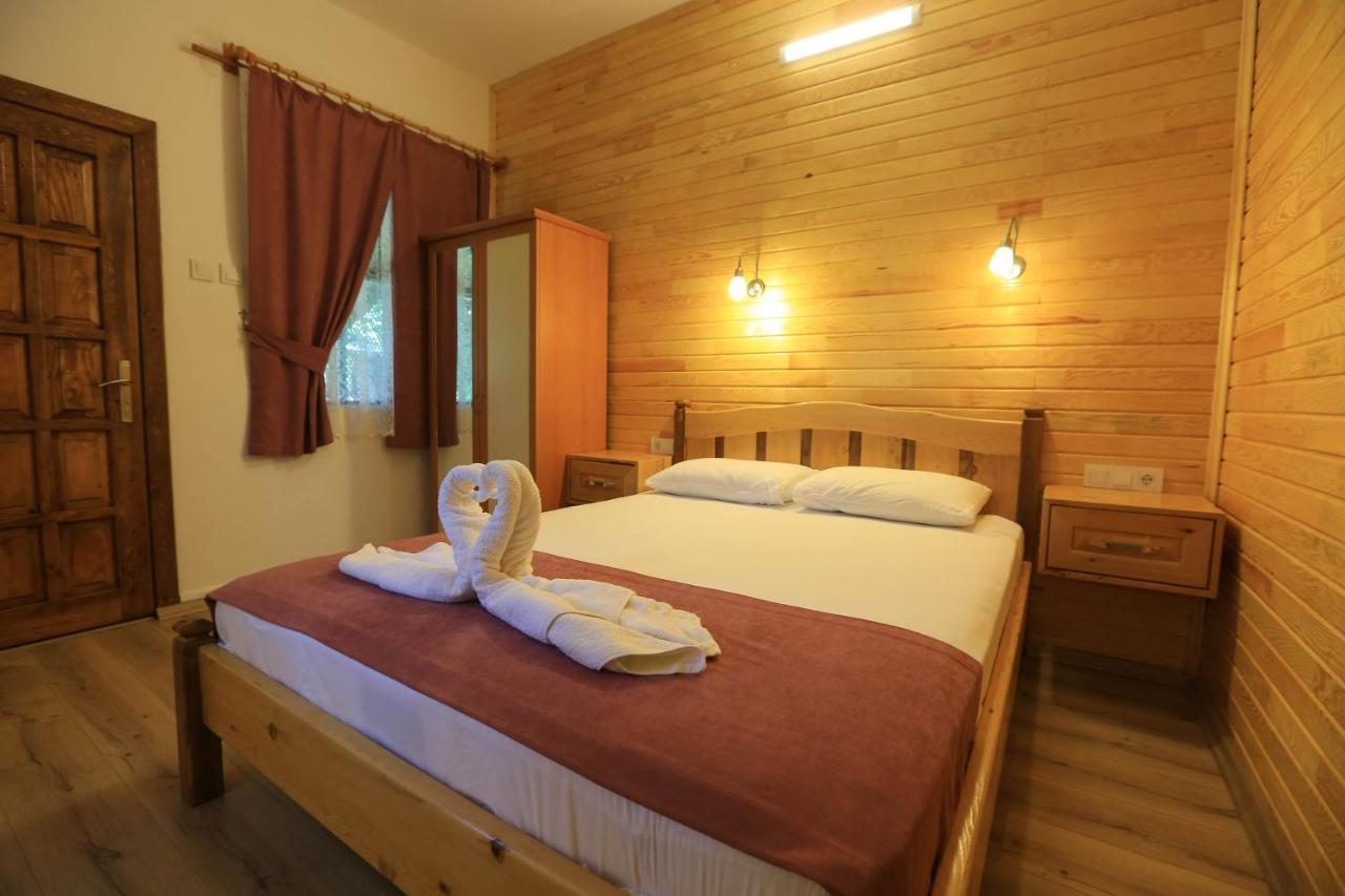 Tunays Pansiyon Bed & Breakfast Çıralı Exterior foto