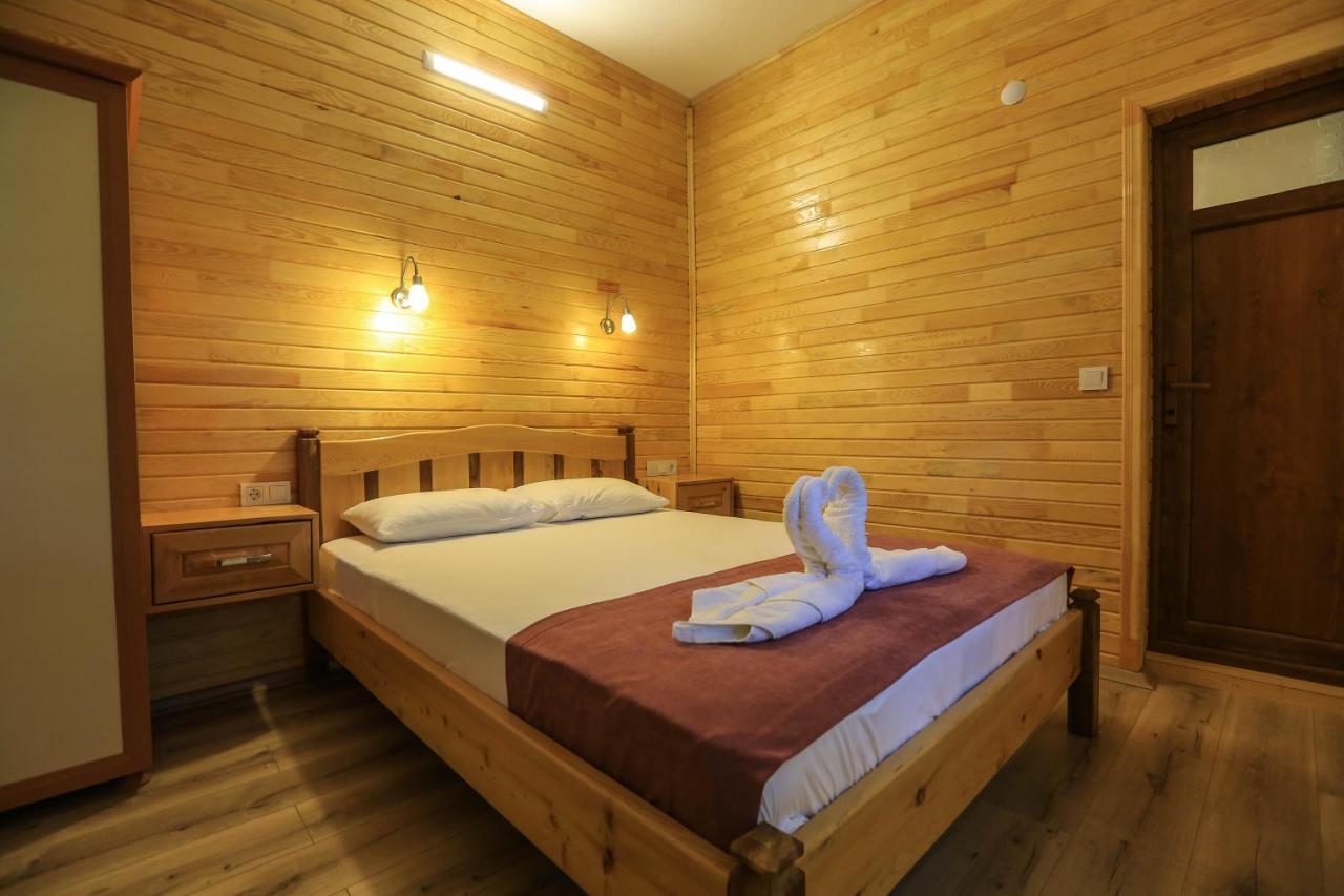 Tunays Pansiyon Bed & Breakfast Çıralı Exterior foto